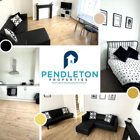 Modern 3 Bed House With Free Parking And Wi-Fi Villa Preston  Dış mekan fotoğraf