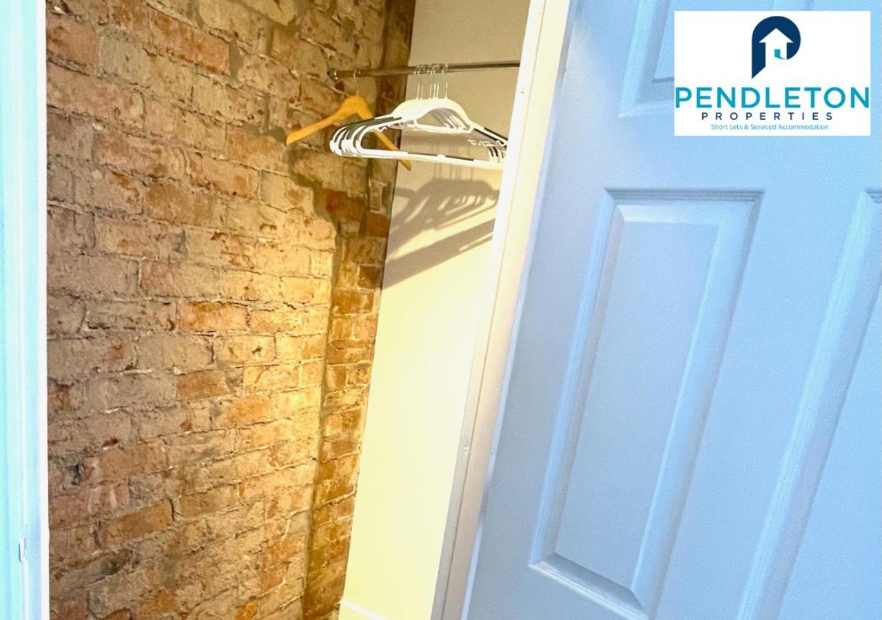 Modern 3 Bed House With Free Parking And Wi-Fi Villa Preston  Dış mekan fotoğraf