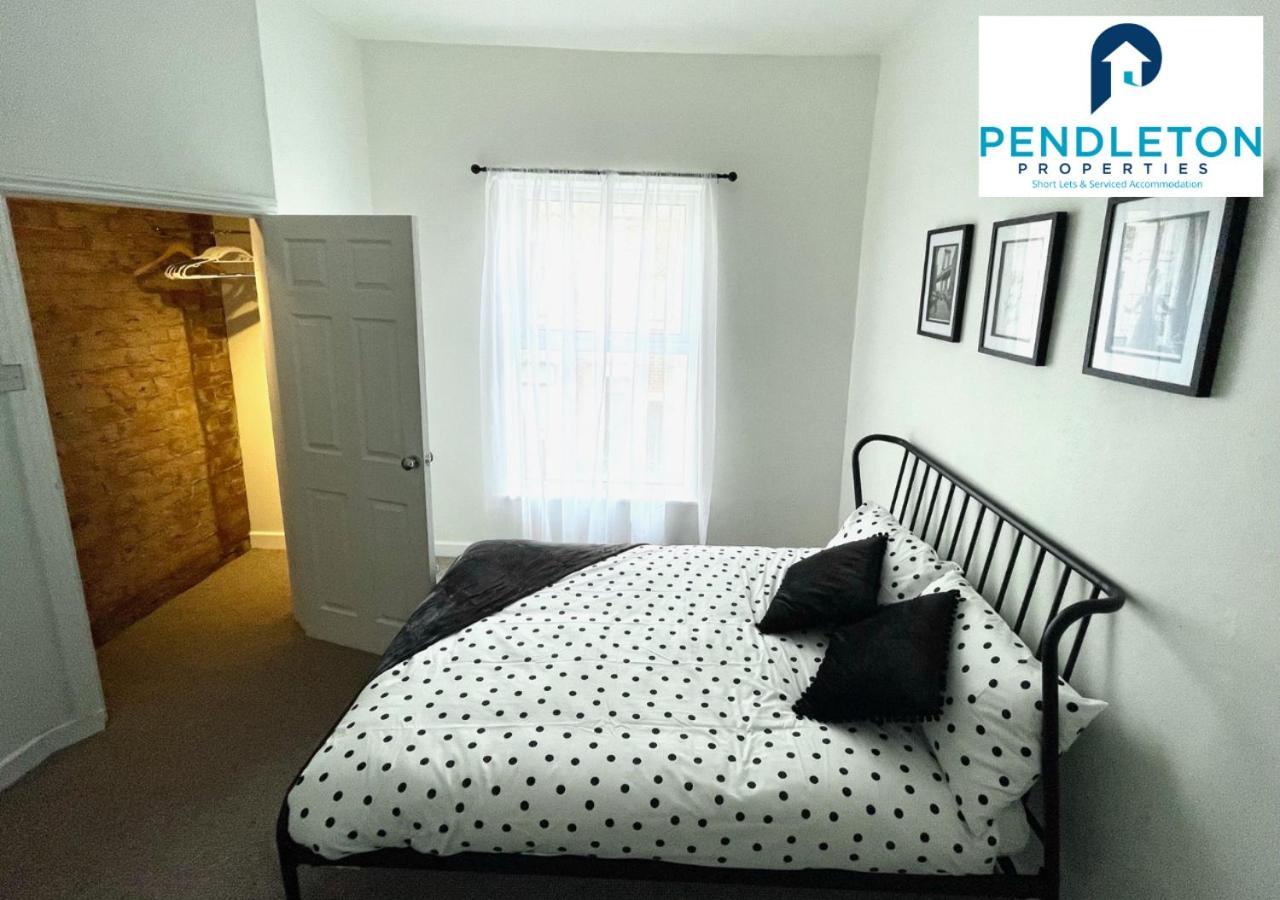 Modern 3 Bed House With Free Parking And Wi-Fi Villa Preston  Dış mekan fotoğraf
